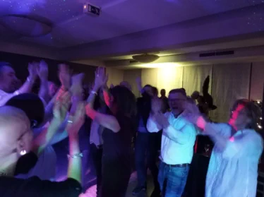 Hoch die Hände. Geburstagsparty mit Stereojam deinem Partyduo