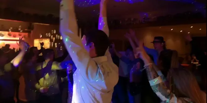 Setereojam Livemusik auf einer Weihnachtsfeier